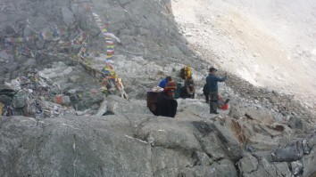 Amphu Lapcha Pass Trek